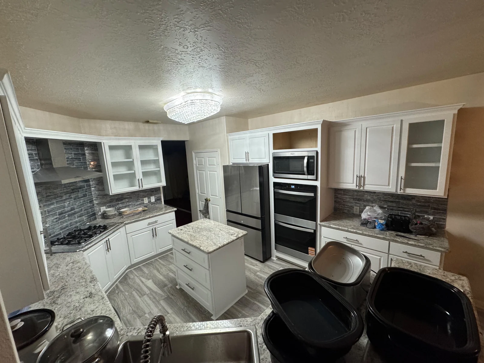 Kitchen remodel completed by LL General Contractor in Houston, project 10